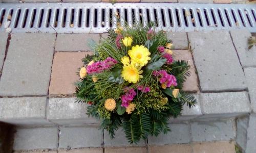 Kytice průměr 30 cm, orientační cena 200 kč